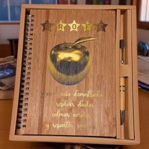 Set libreta y bolígrafo de bambú – MANZANA