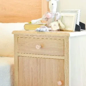 Mesa de noche cajón y puerta en roble