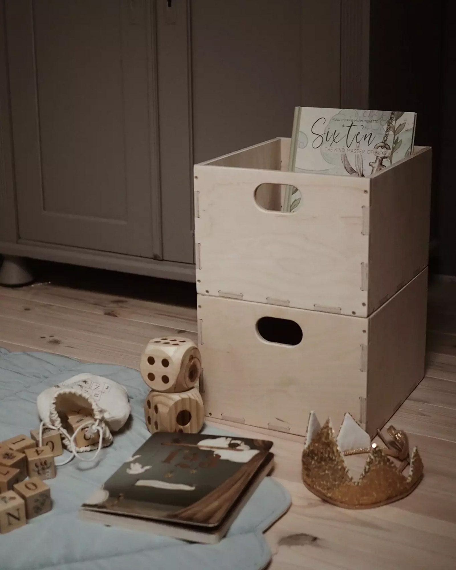 Baúl de juguetes de madera - Imagen 3