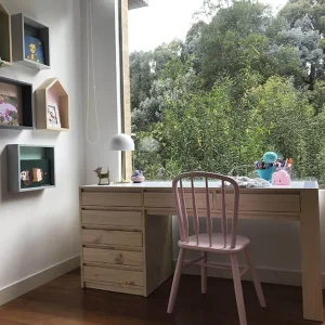 Escritorio con 7 cajones