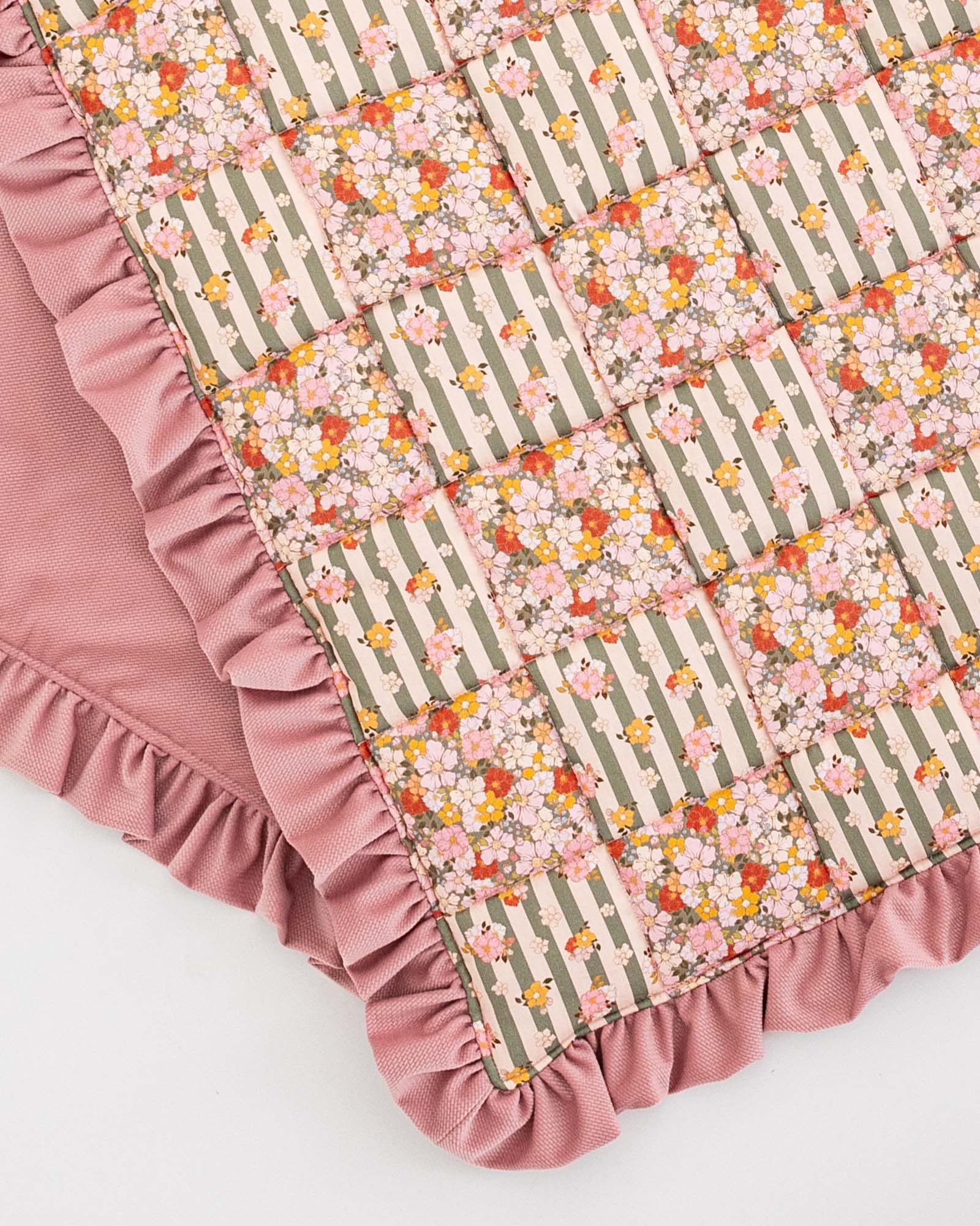 Colcha acolchada con volante - Imagen 3