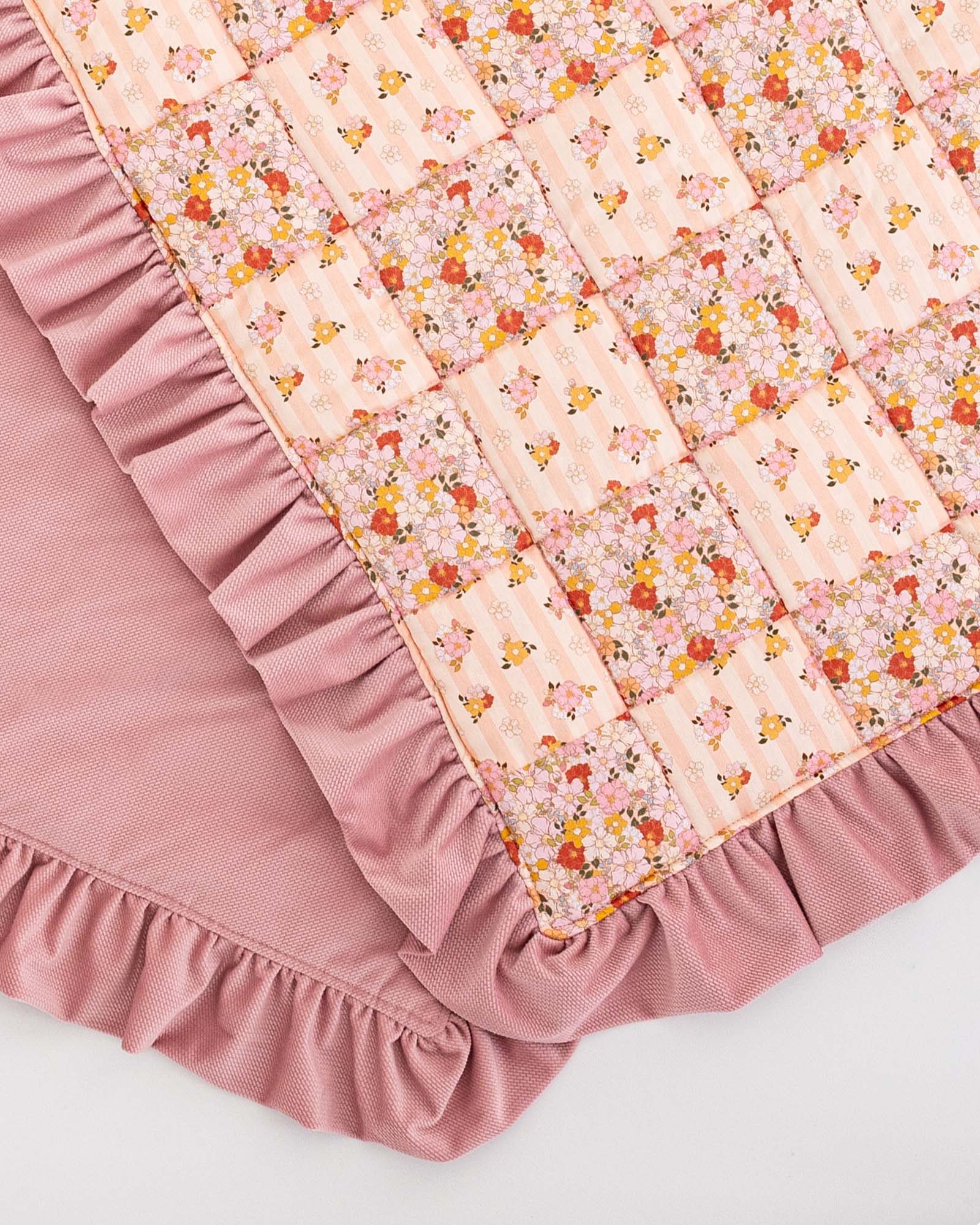 Colcha acolchada con volante - Imagen 9